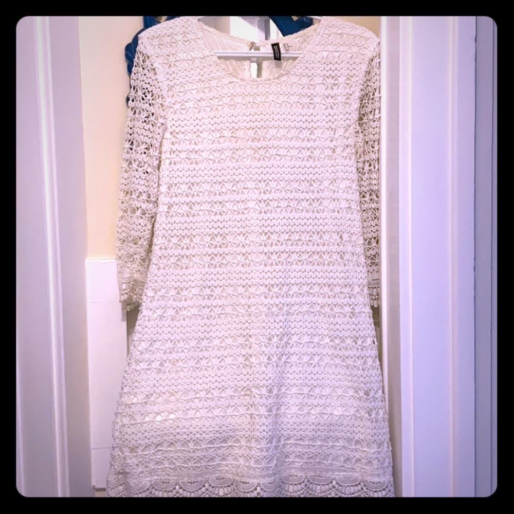 Ivory laced dress. Fully lined!